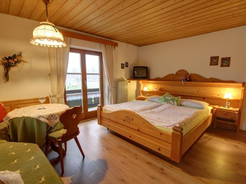 Gaestehaus Restner - Chiemgau Karte インツェル エクステリア 写真